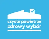 Biały symbol domu z zaznaczonym kominem i napisem "czyste powietrze zdrowy wybór". To ważny krok w kierunku lepszego życia, jak deklaracja PIT-37.