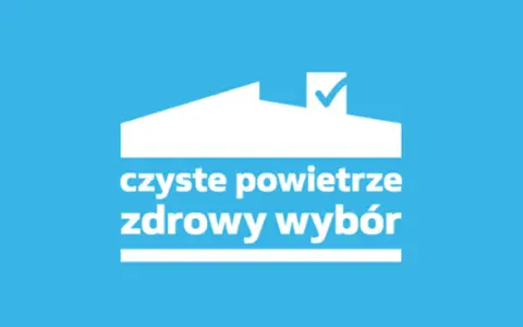 Biały symbol domu z zaznaczonym kominem i napisem "czyste powietrze zdrowy wybór". To ważny krok w kierunku lepszego życia, jak deklaracja PIT-37.